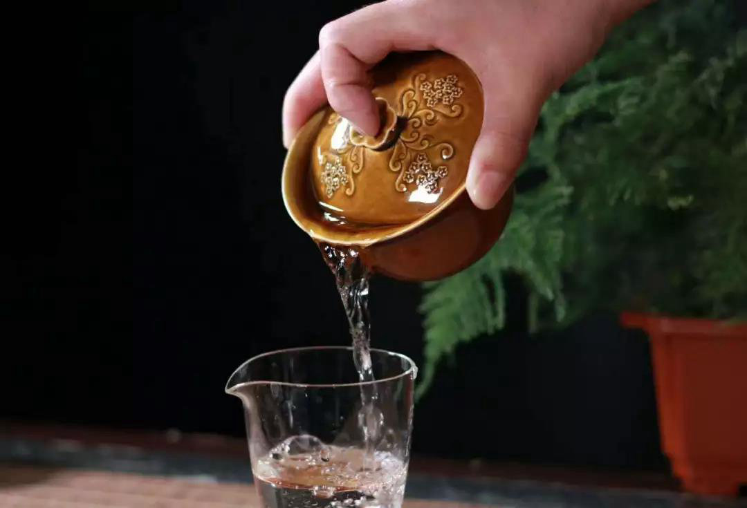 喝好茶，是要用蓋碗的